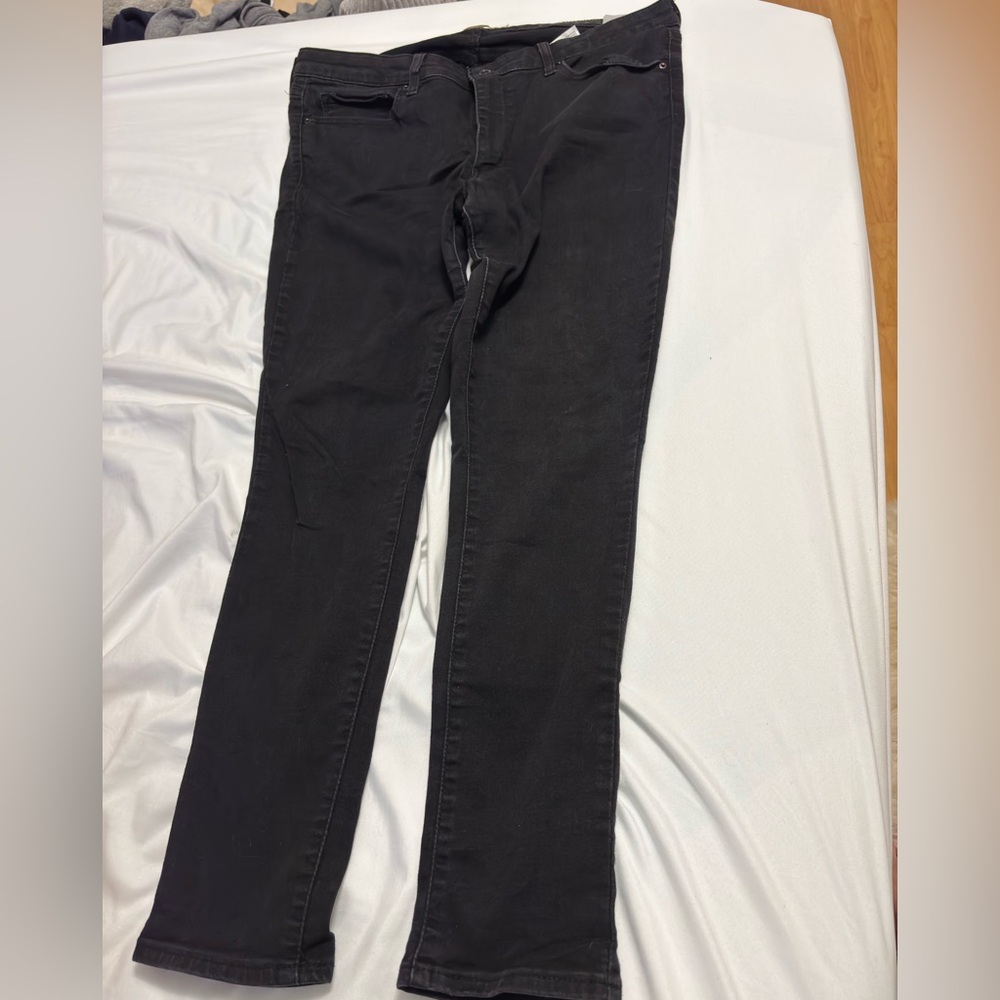 Levi's Women's 711 Skinny Jeans in Soft Black